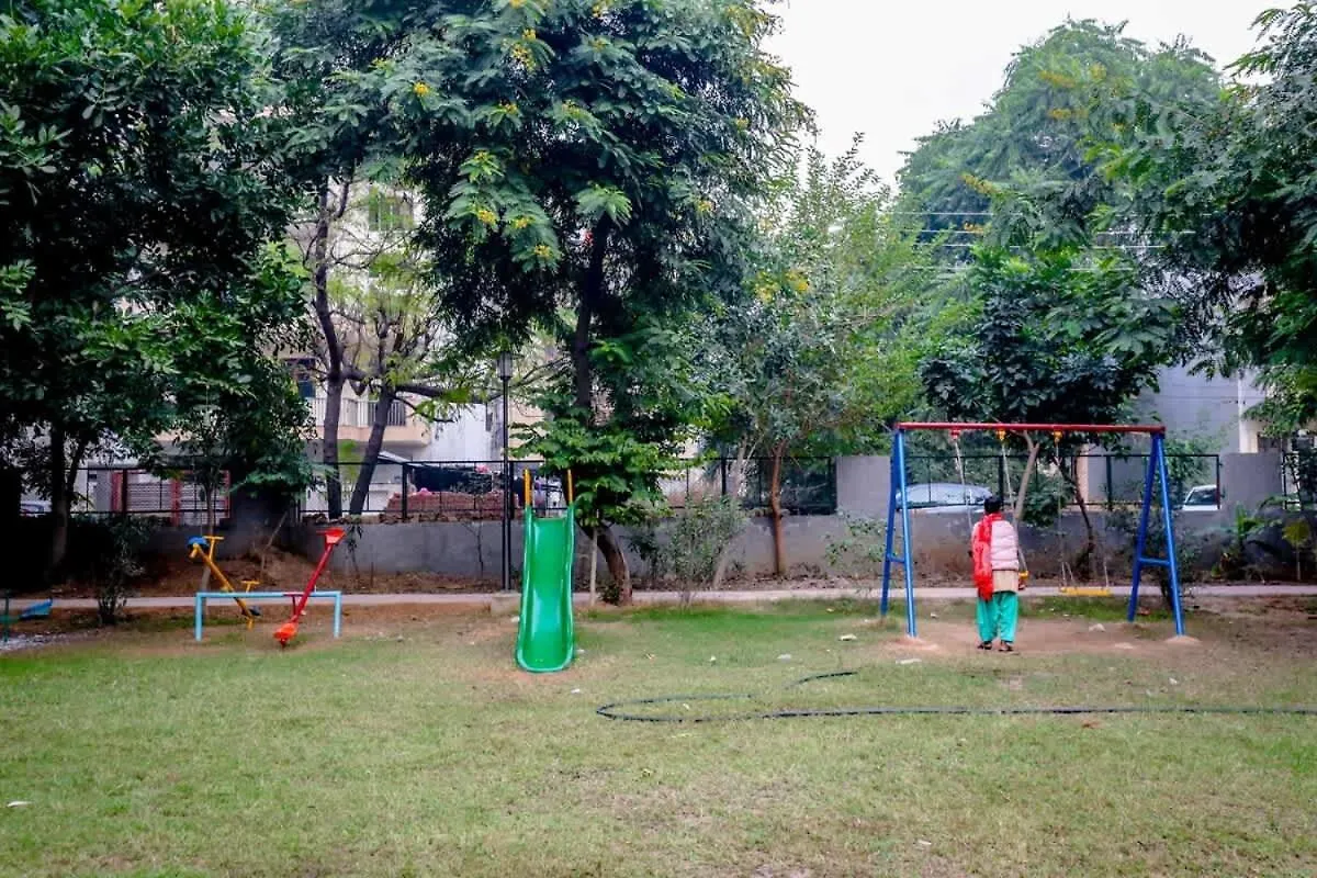 Eco-Chic Oasis In The City With Garden Gurgaon Appartamento